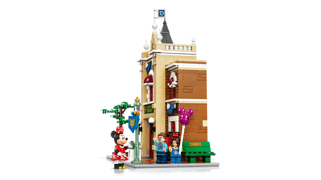43302 | LEGO® Disney™ Main Street, U.S.A.