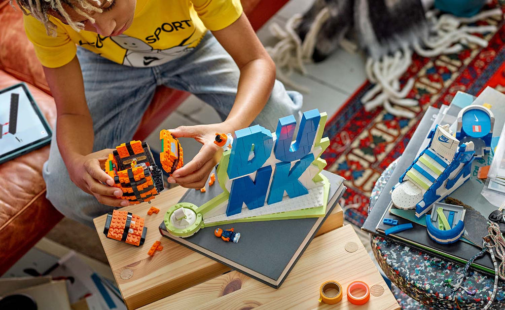 43008 | LEGO® Iconic Nike Dunk