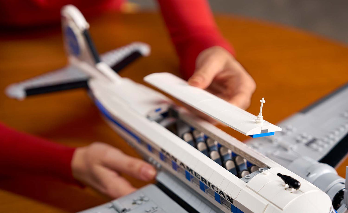 11378 | LEGO® ICONS™ Douglas™ DC-3™ PAN AM® Airliner
